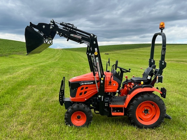 Malotraktor Avenger 26 + čelní nakladač - 3