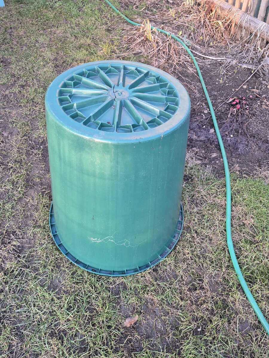 Plastový sud na vodu 200l - prasklý/oprava - 3