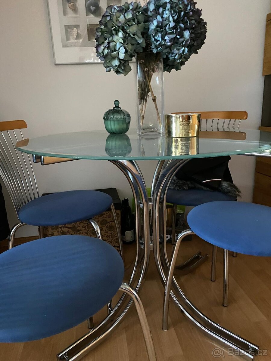Stůl a židle - 3