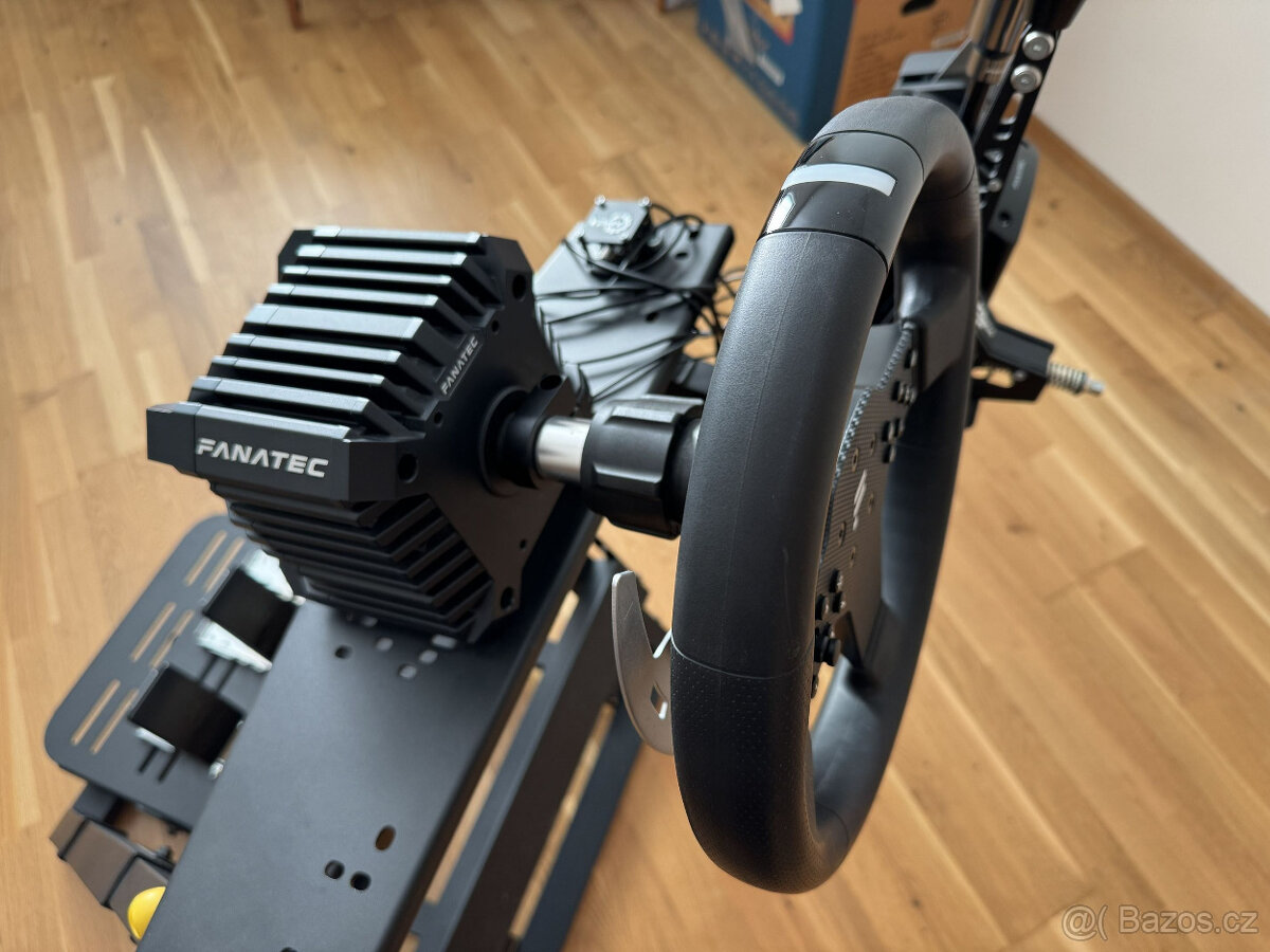 Volant a kompletní vybavení pro hraní automobilových PC her - 3