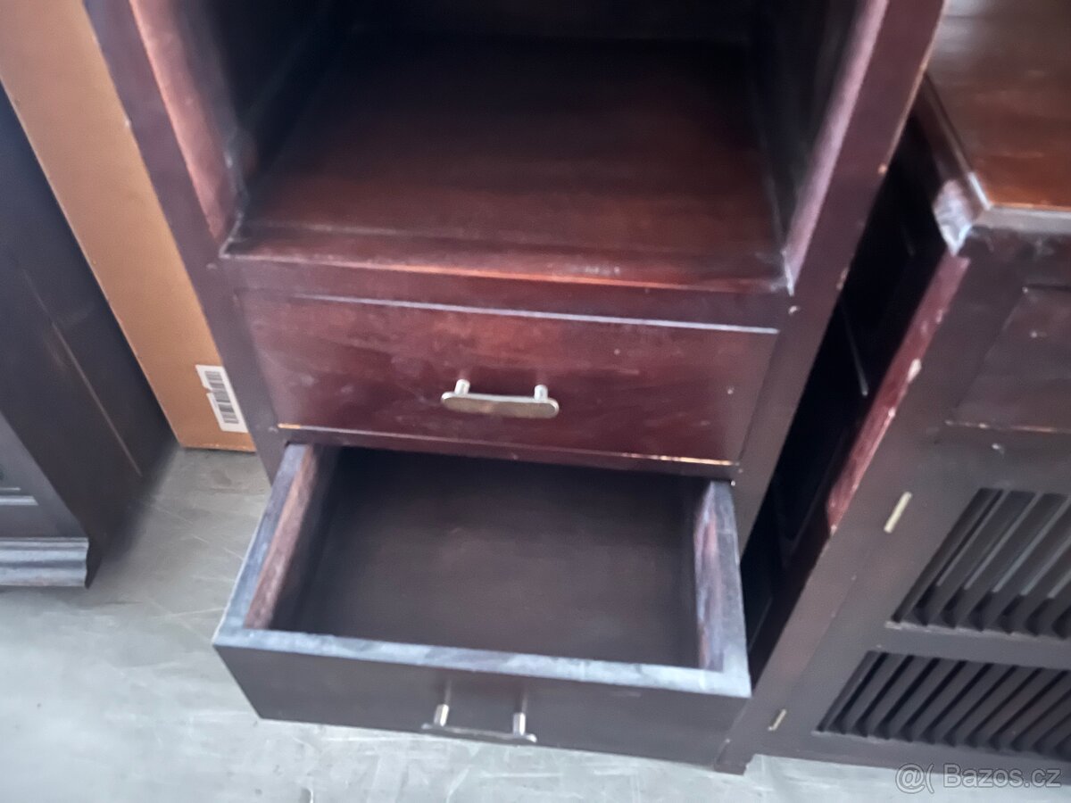 Skříňka - 3