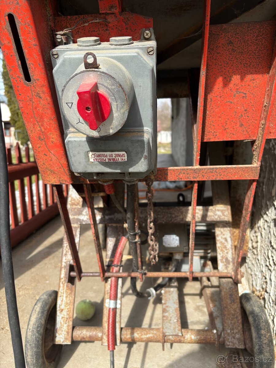 Cirkulárka + náhradní kotouče - 3