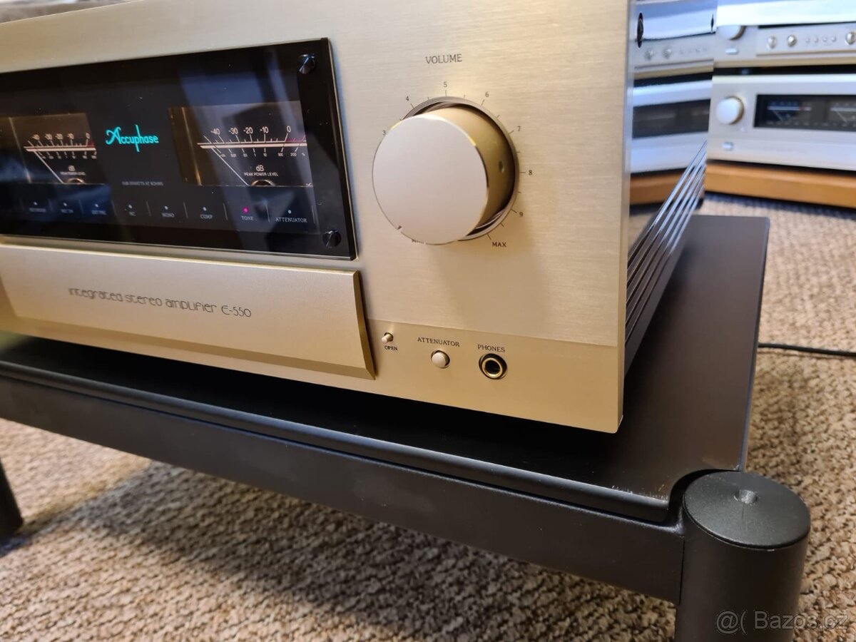 Accuphase E-550 - 3