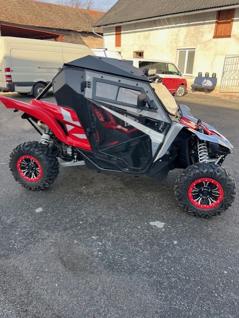 YAMAHA YXZ 1000R side-by-side - 3