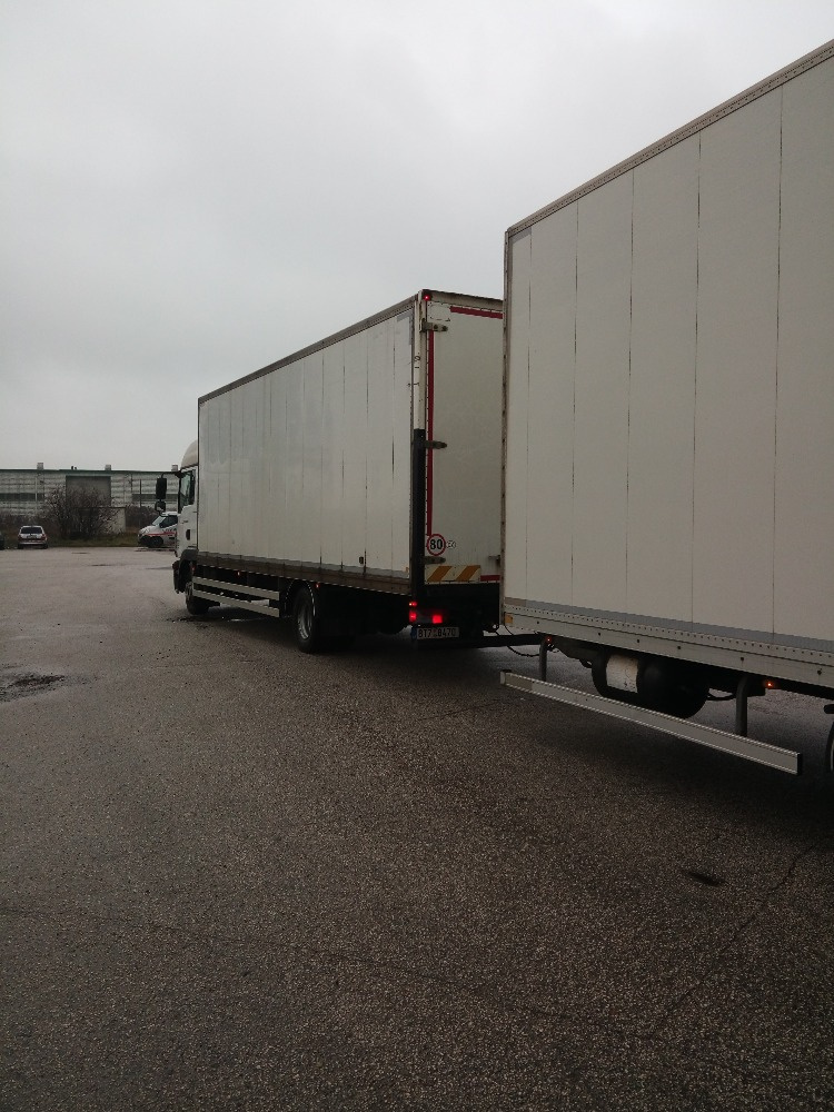 PANAV TV10L,P Přívěs skříňový čalouněný pro přepravu nábytku - 3