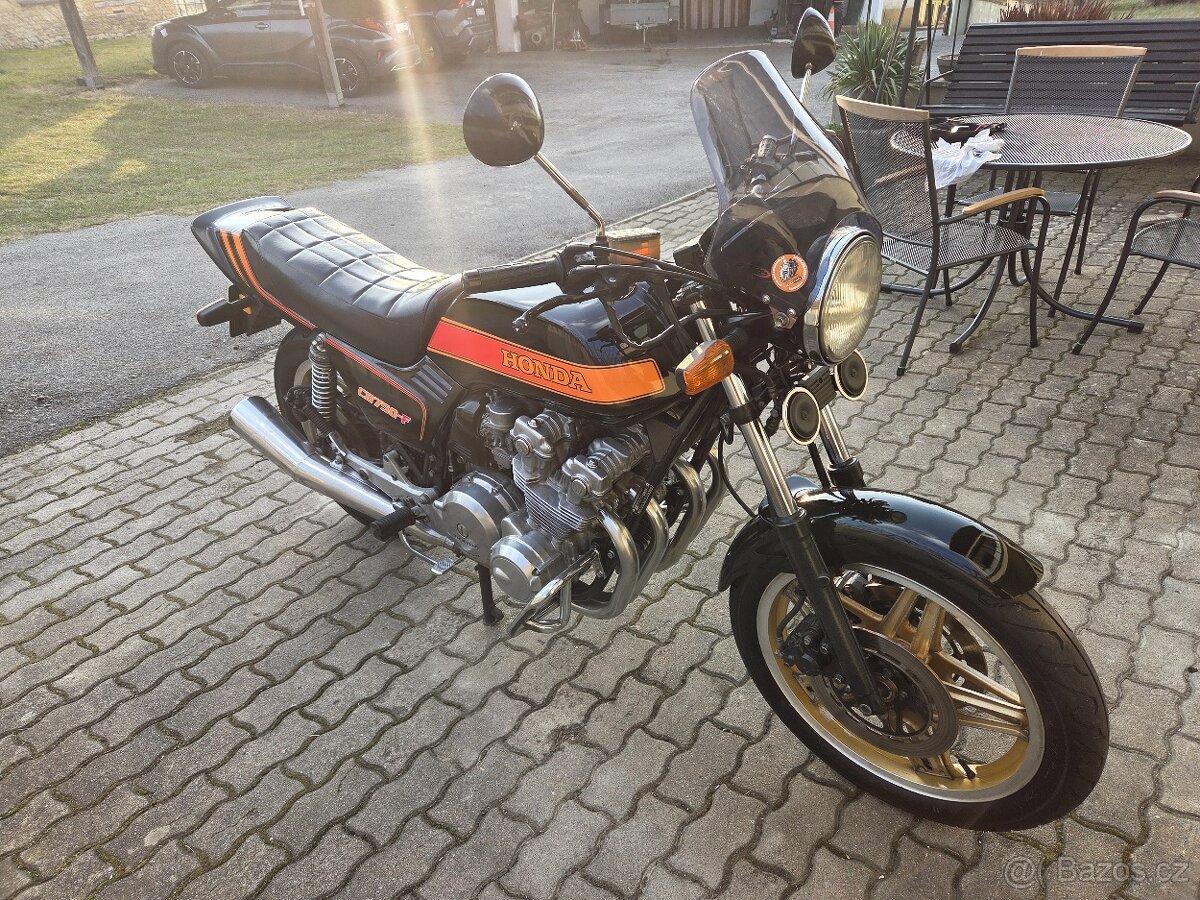 Honda CB750F - 3