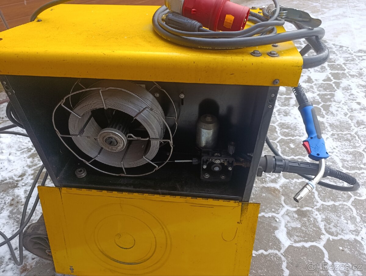 Svářečka CO2 230A - 3