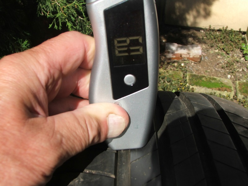 Sada pneu 215/60 R17 96 H BRIDGESTONE T005 - 3