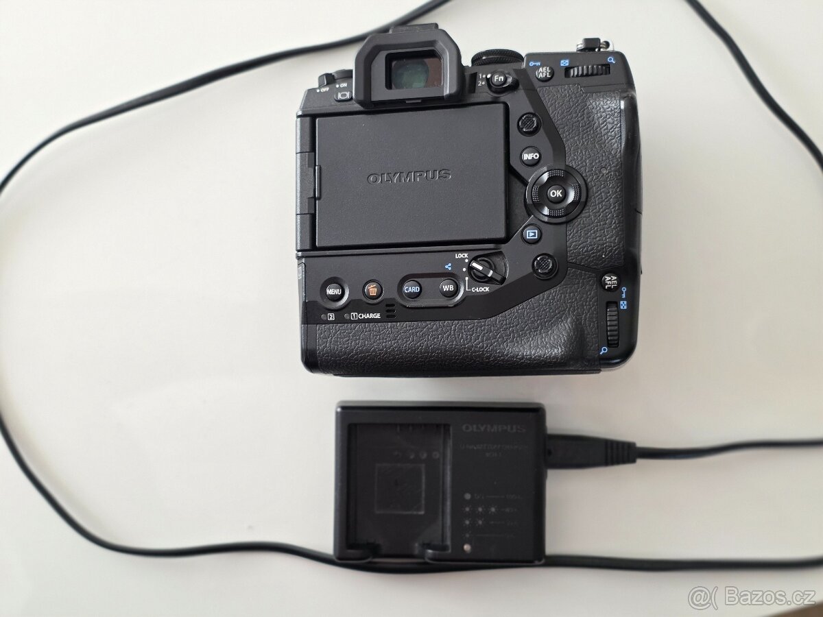 Olympus OM-D E-M1X tělo - 3