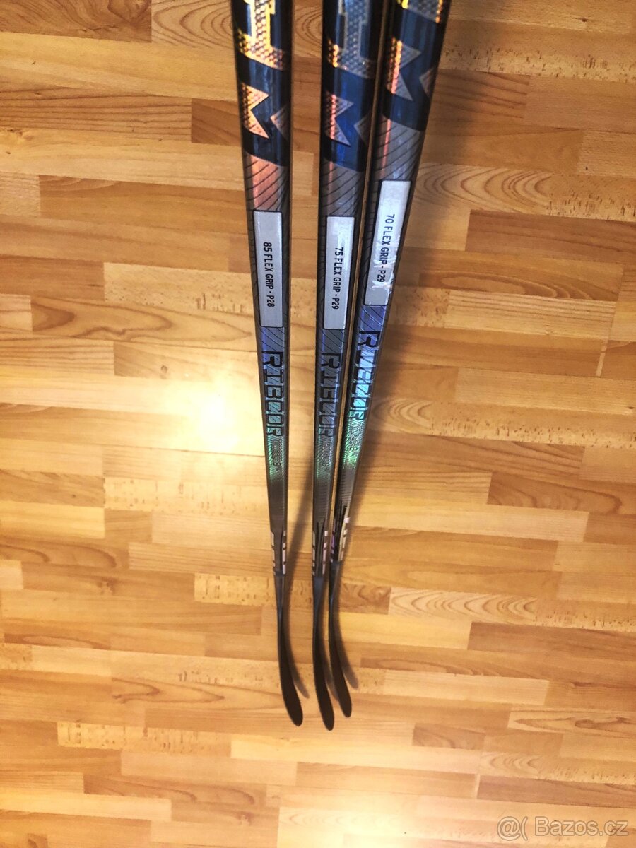 Pravé hole CCM Ribcor Trigger 8Pro - 3