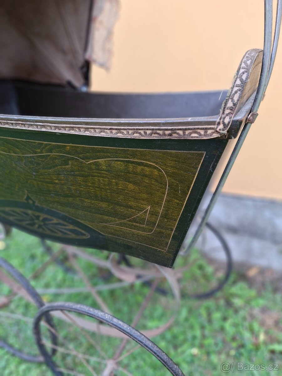 Starožitný kočárek pro panenkyč. 490 - 3