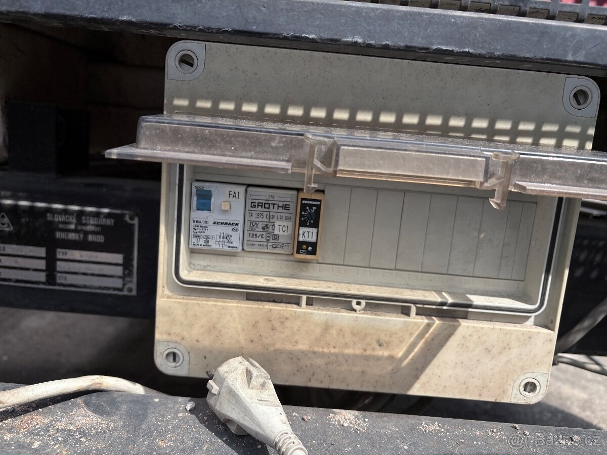 Nůžková plošina - 3