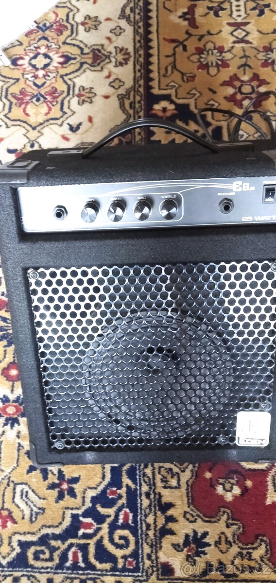 Baskytarový kombo E8 Jr , 25 W - 3
