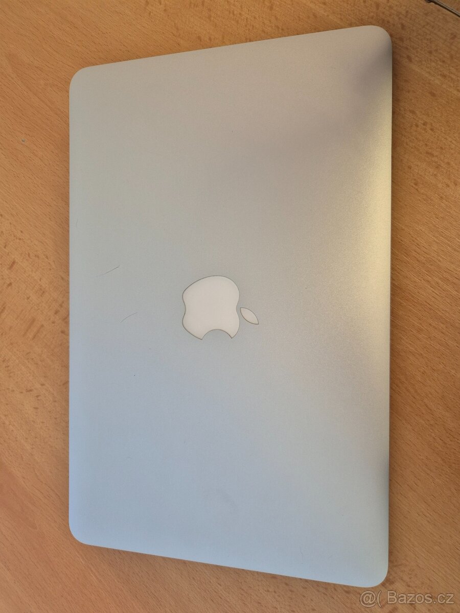 Apple Macbook Air 11 2015 - 3