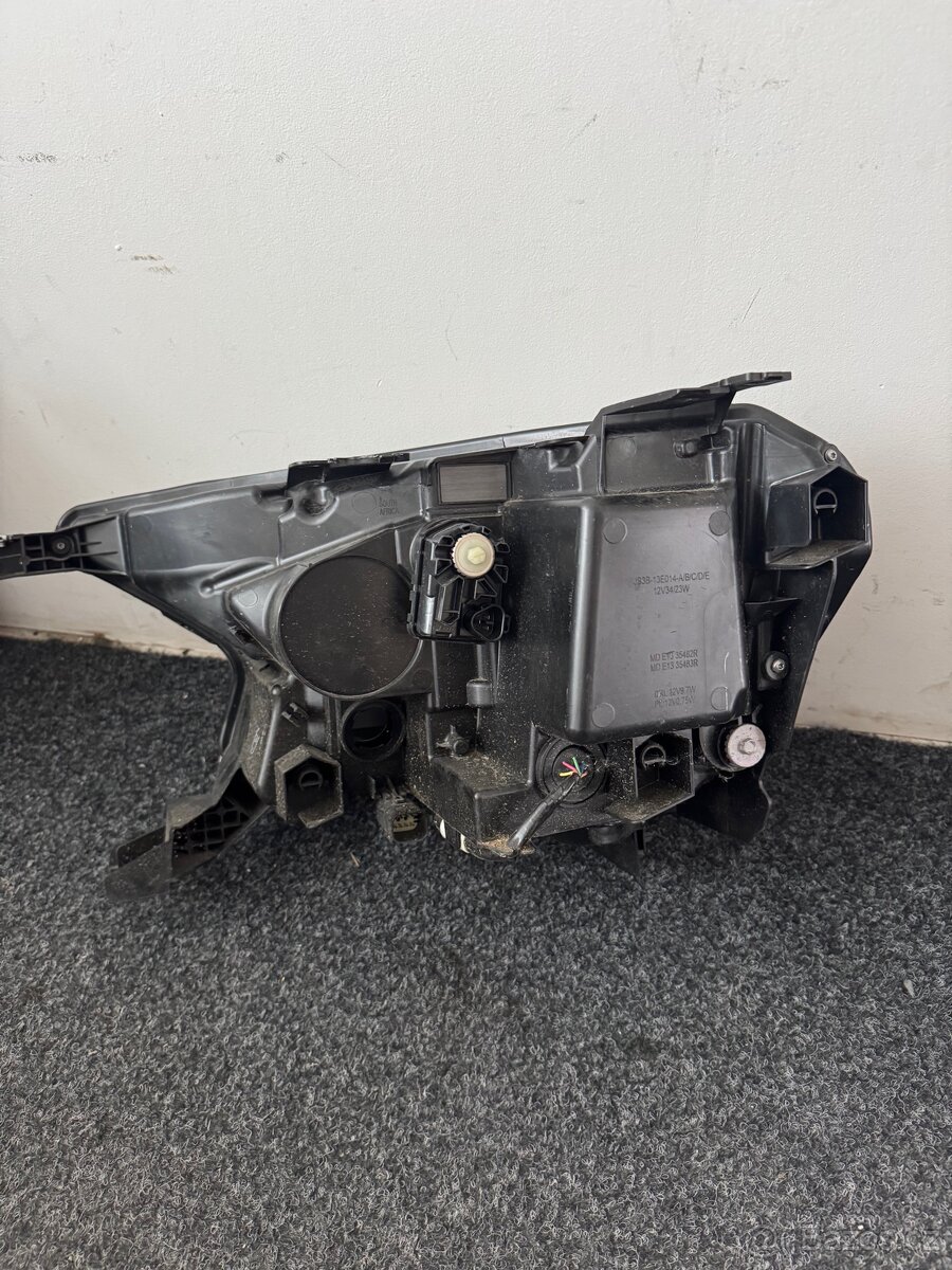 Ford Ranger Full led svetlo 2022 prave - 3