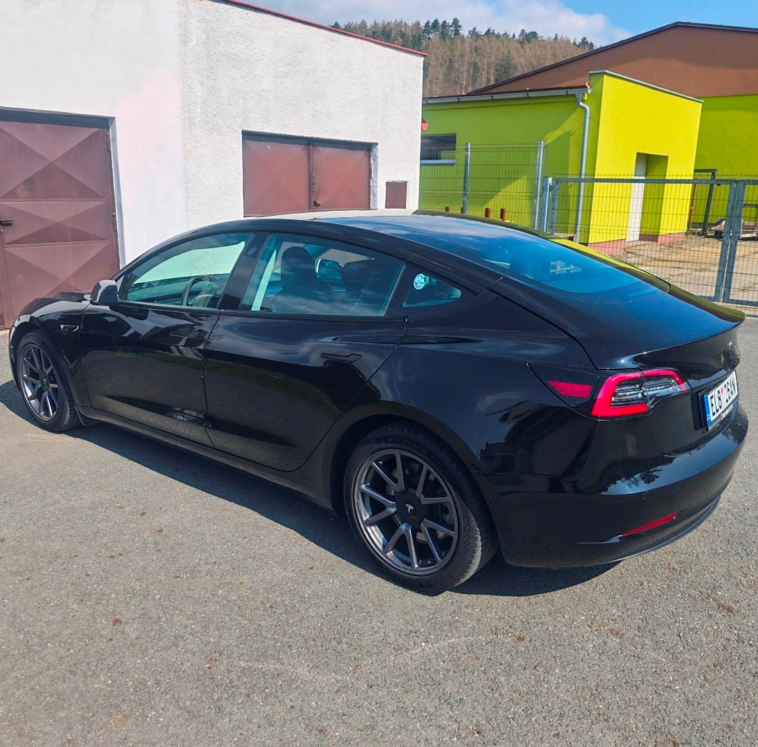 Tesla Model 3 Long Range 2021 AWD refresh původ ČR - 3