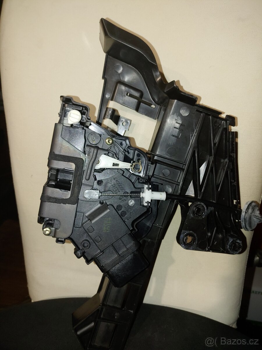 Focus MK2 zadní zámek za řidičem - 3