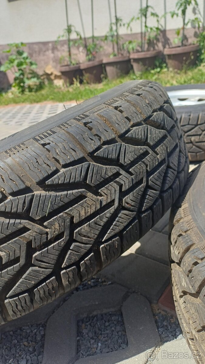 Zimní pneu 215/70 R16 - 3