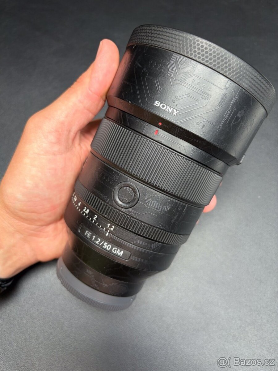 prodám objektivy SONY - 35|1.4 - 50|1.2 - 135|1.8 - 3