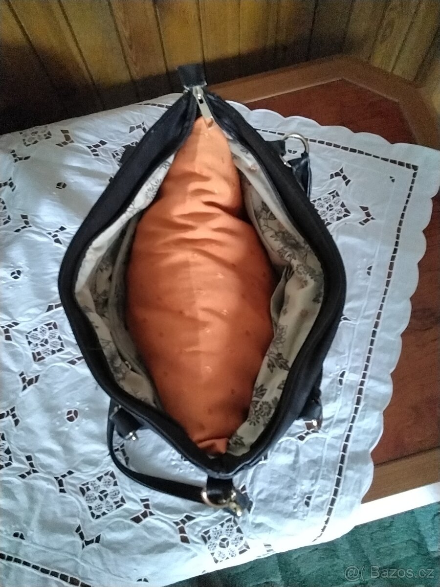 Černá kozenkova taska - 3