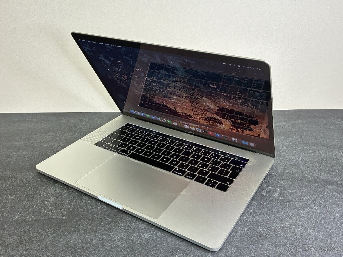 MacBook Pro 15'' 2018 / i7 / 16GB / 512GB SSD - DPH - 3