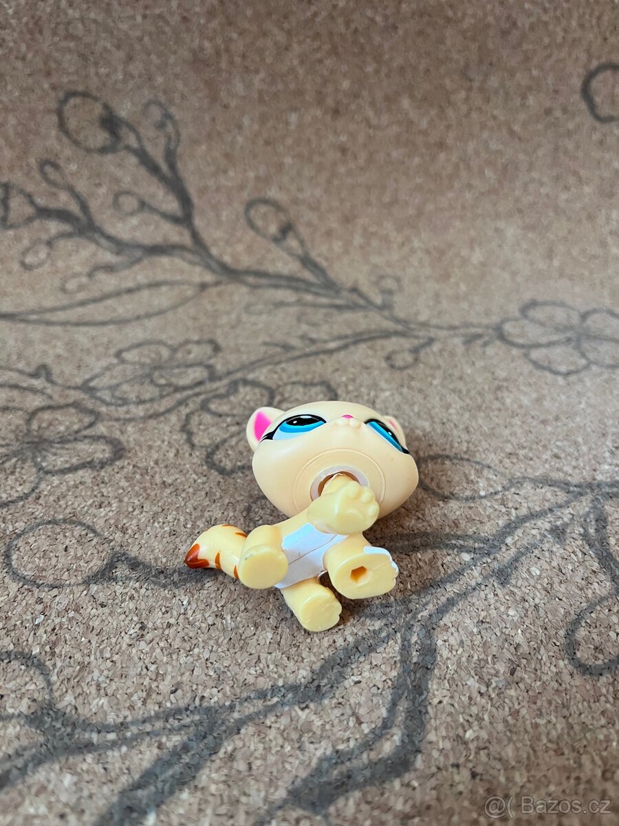 LPS #1572 Yellow striped walking cat - 3