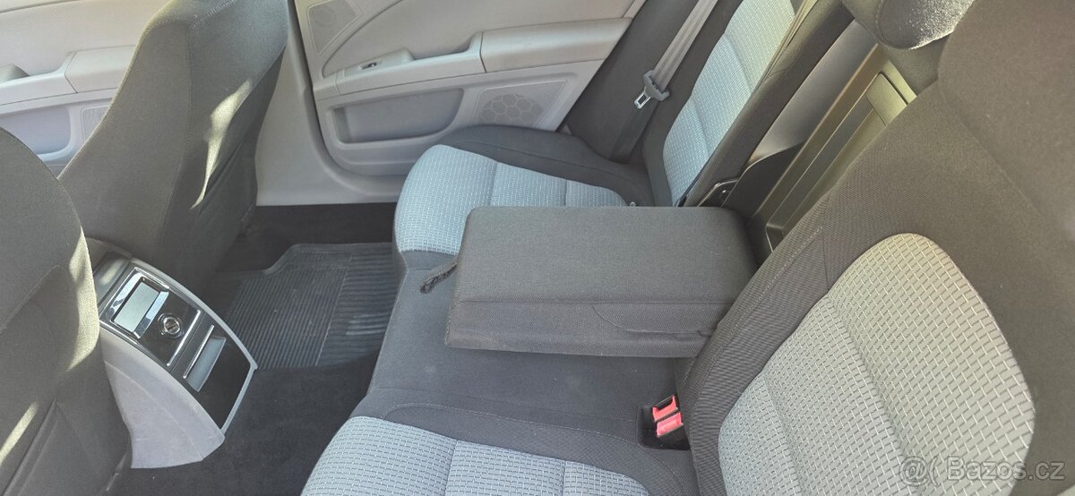 Škoda Superb 2011 2,0 Tdi manuál - 3
