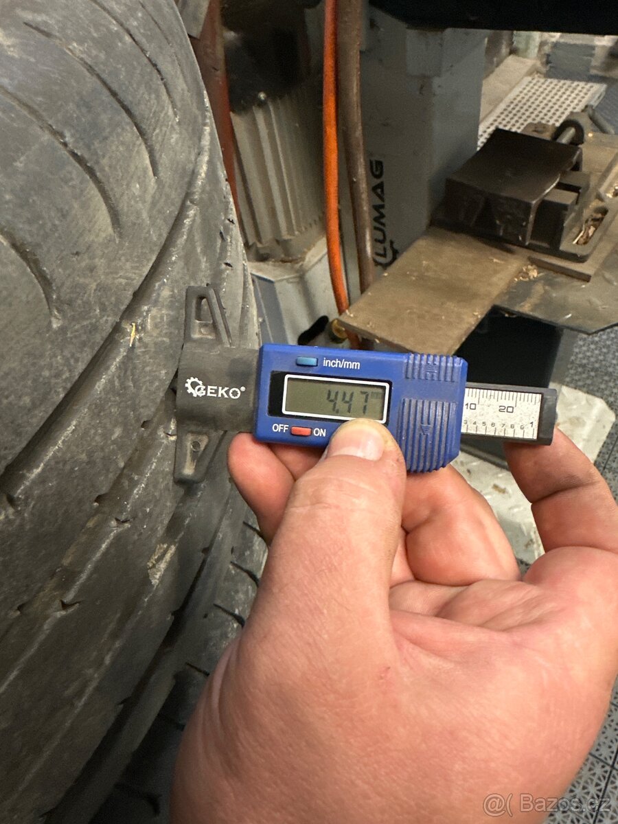 Pneu 225/45R17 - 3