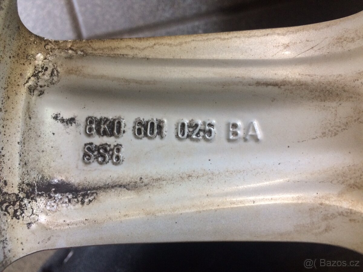 Nabízíme sadu použitých ALU disků Audi originál 8K0601025BA - 3