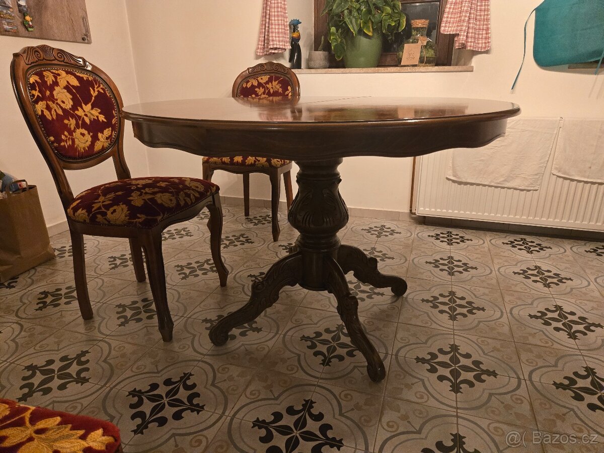 Starožitný jídelní stůl se židlemi - 3