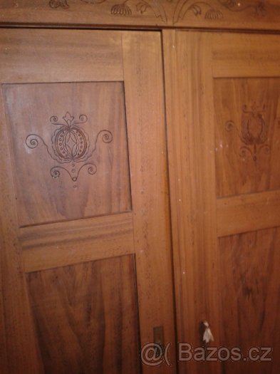 Starožitná secesní skříň. - 3