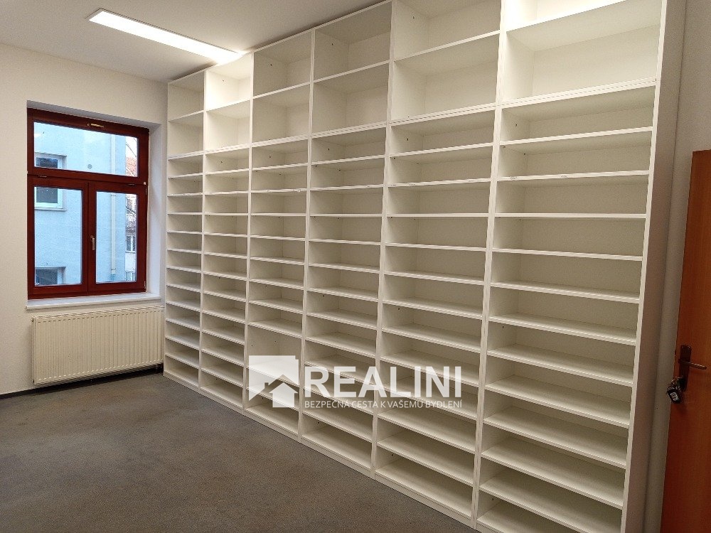 Pronájem kanceláře o výměře 18,15 m² v centru Karviná - Fryš - 3