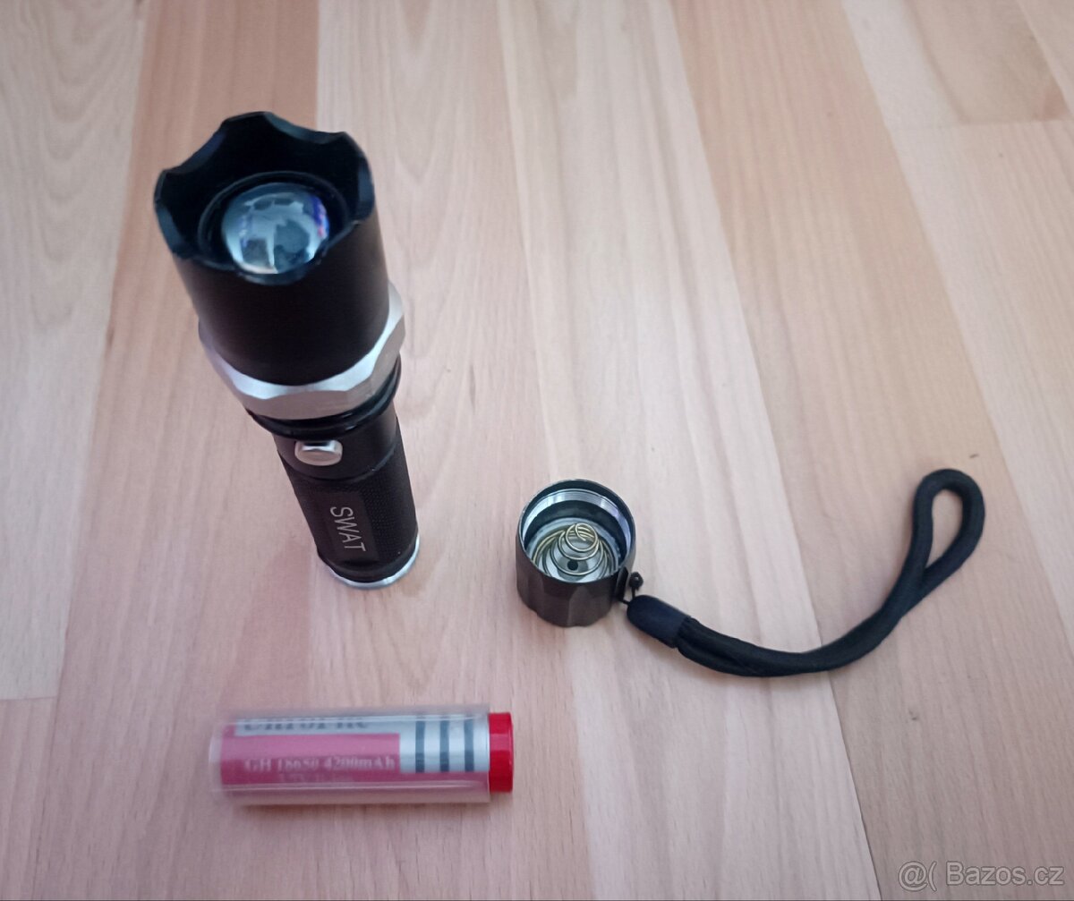 Svítilna SWAT - 3