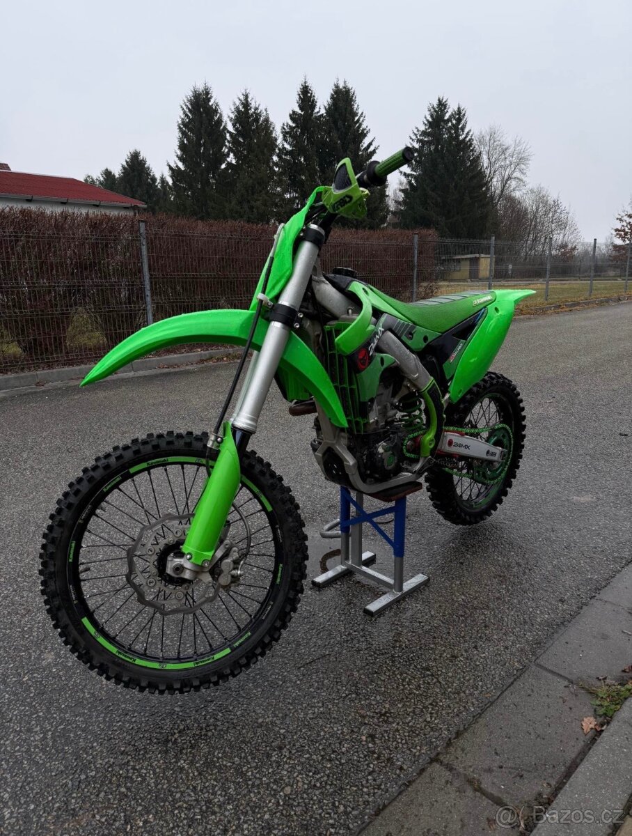 Kawasaki KXF450 - 3