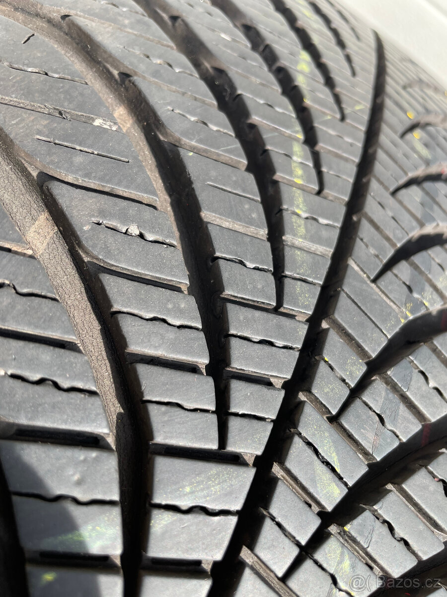 Goodyear Vector 4Seosons 215/60 R16 95V 2Ks celoroční - 3