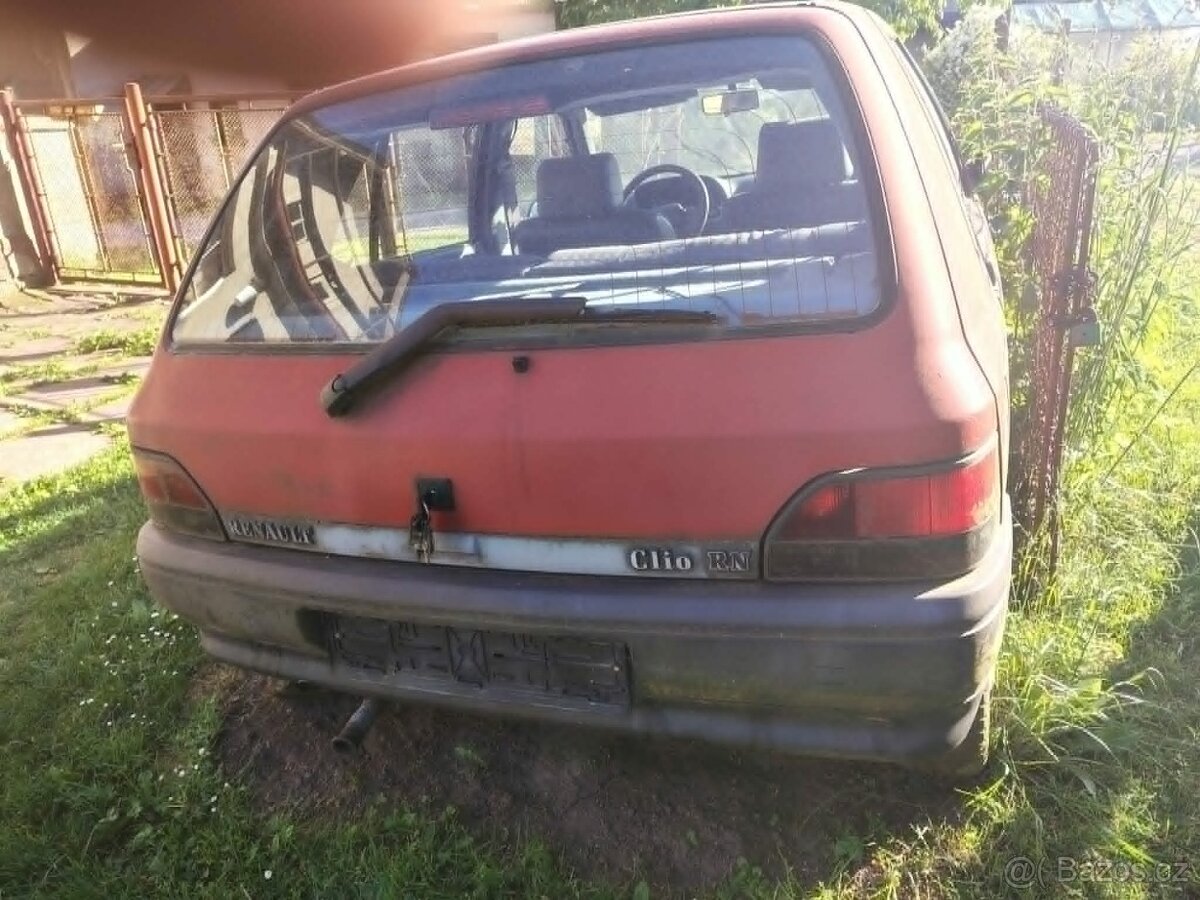 Prodám Renault Clio,1,4 RN,r.v. 1991, - 3