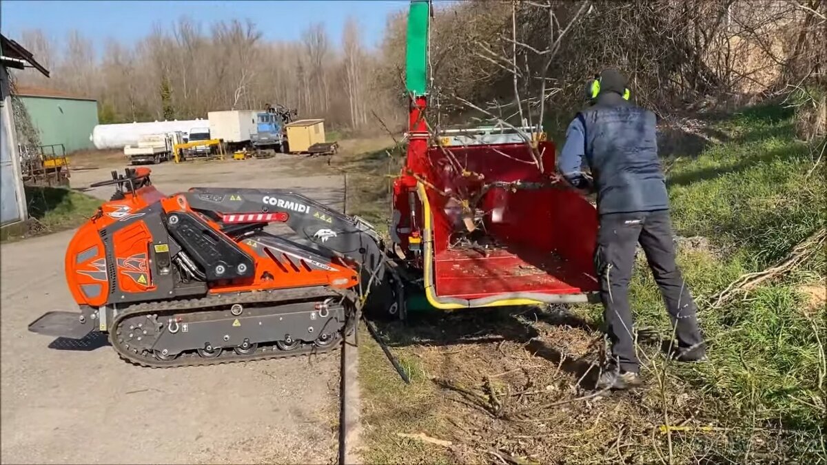 Hydraulicky poháněný štěpkovač GL&D - 3