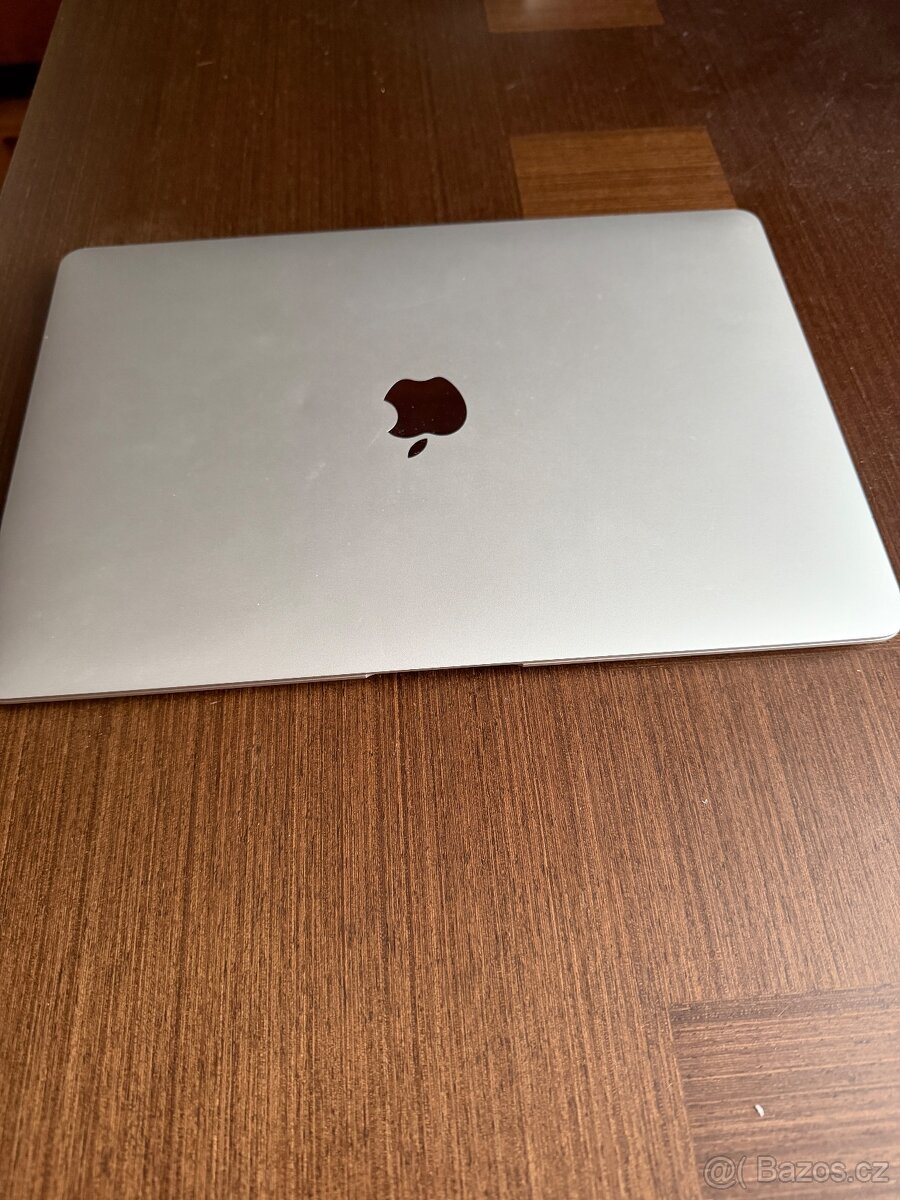 Macbook Air 13" M1, 16 GB RAM, 512 GB SSD - 3