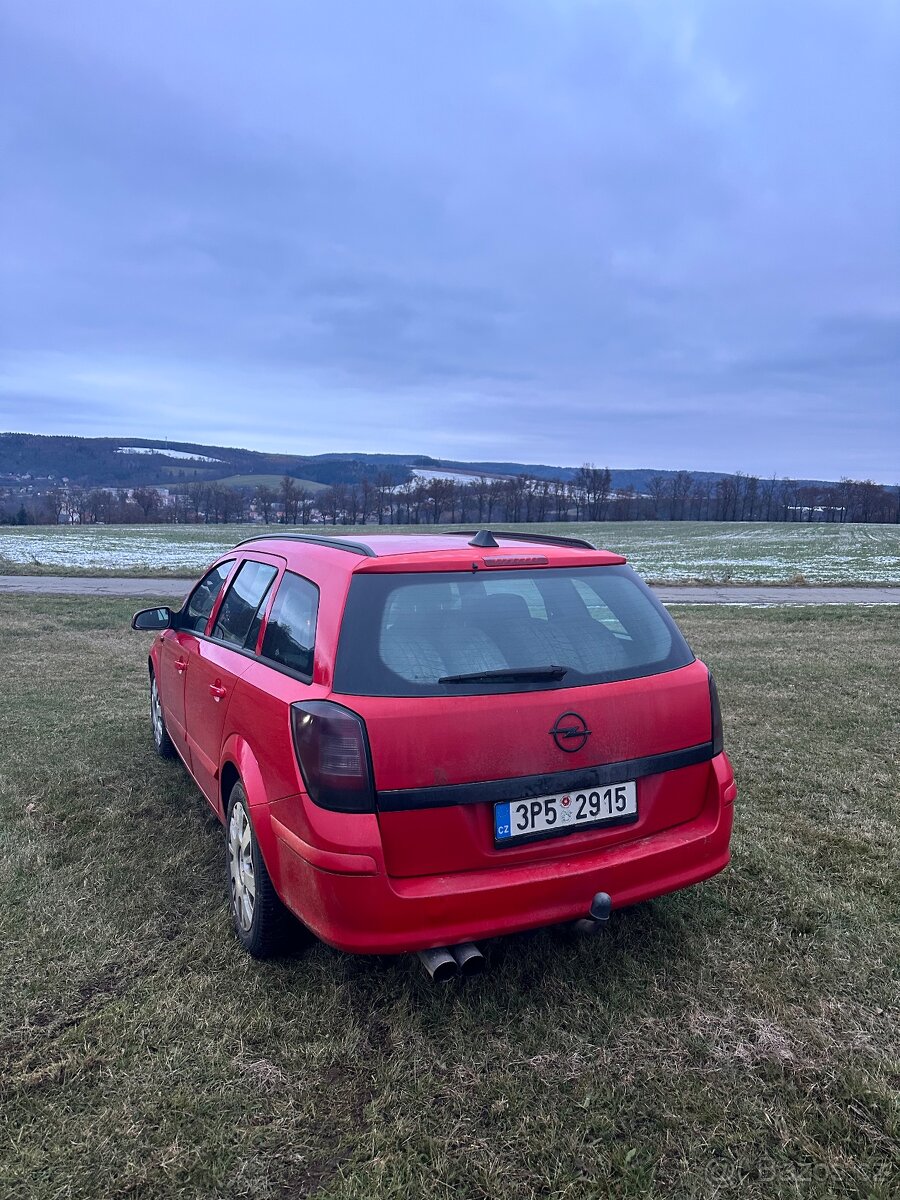 Opel Astra H 1.6 85kw automat - 3