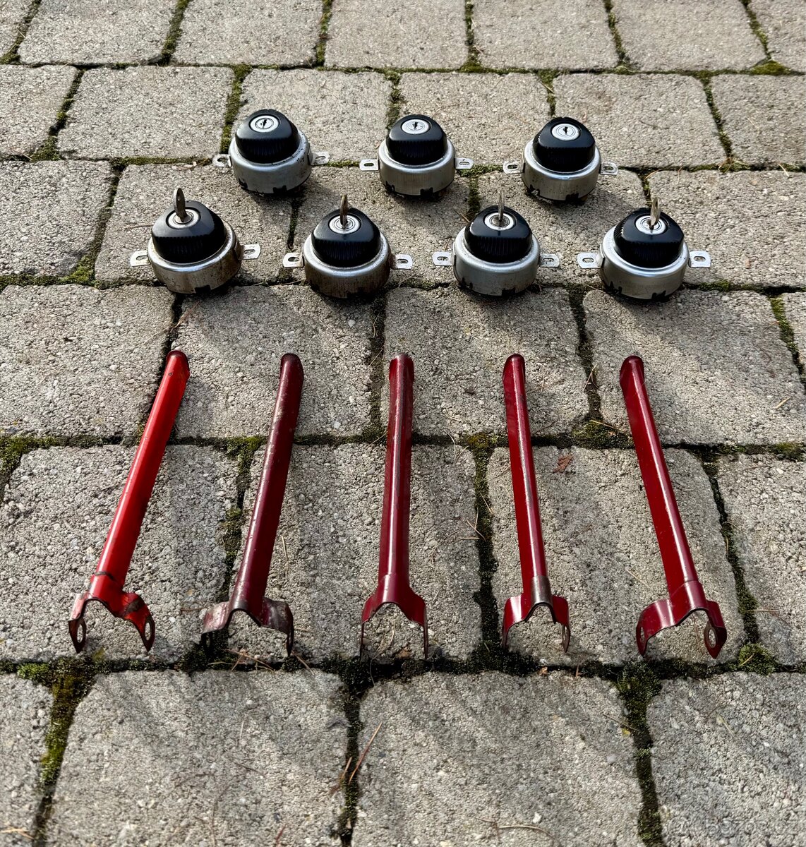 Jawa 250 350 panelka - drzaky a spinacky - 3