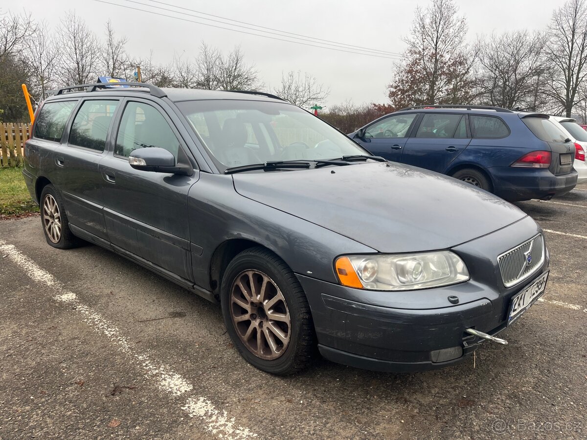 Volvo V70 2.4 D5 136 kW - náhradní díly - 3