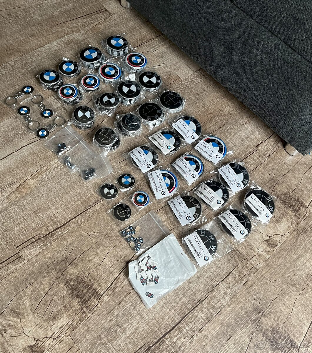 BMW ZNAKY, LOGA , EMBLÉMY, KRYTY..... - 3