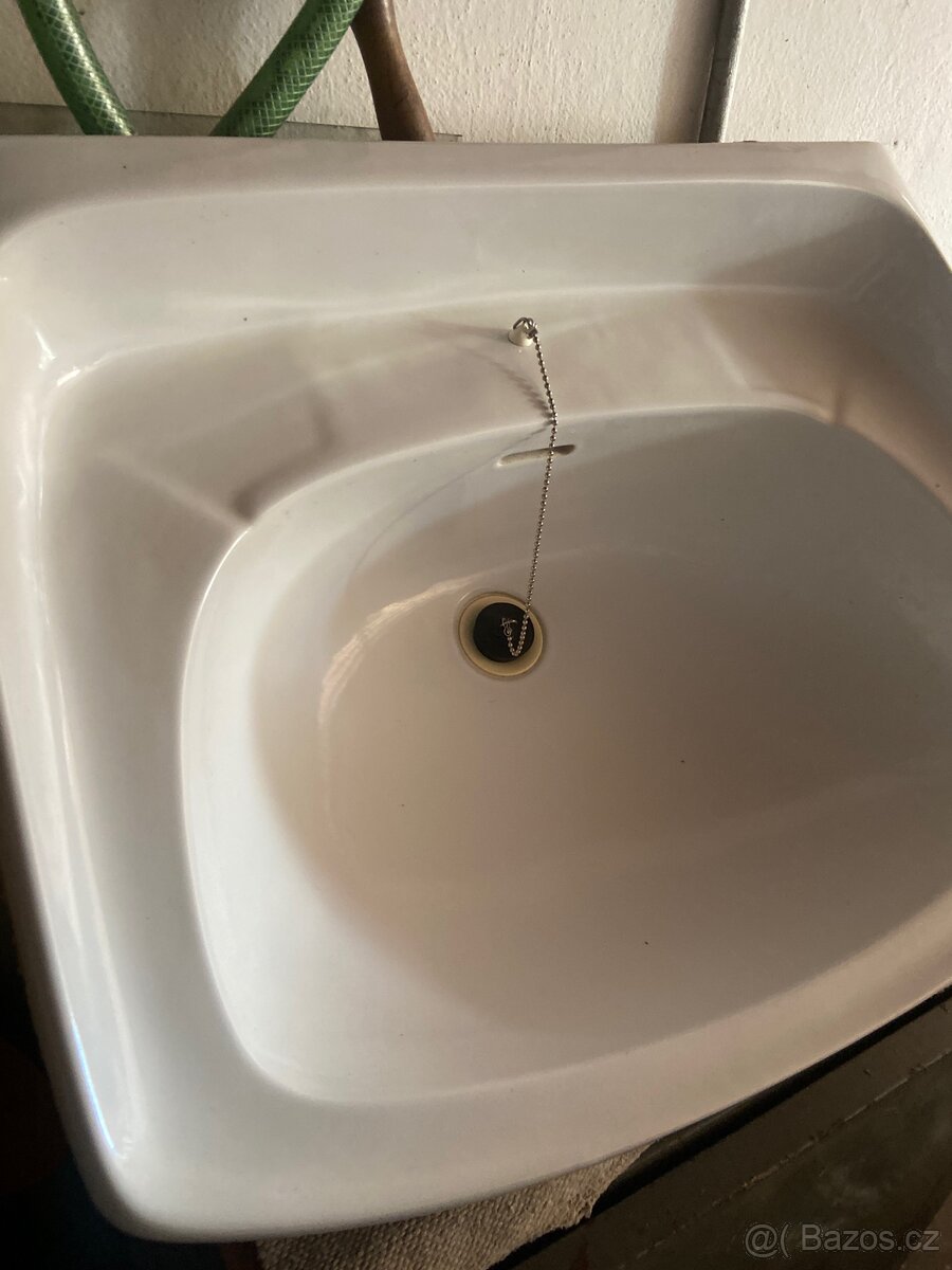 Umyvadlo cca 60x50cm - 3