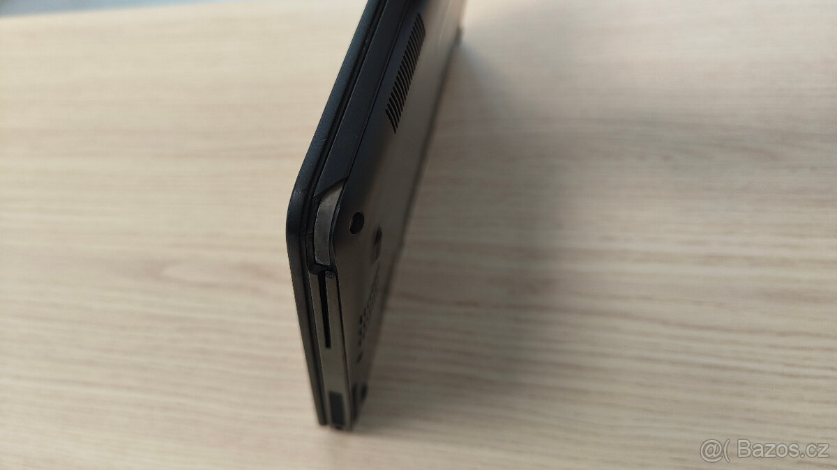 DELL Latitude E7270 - 3