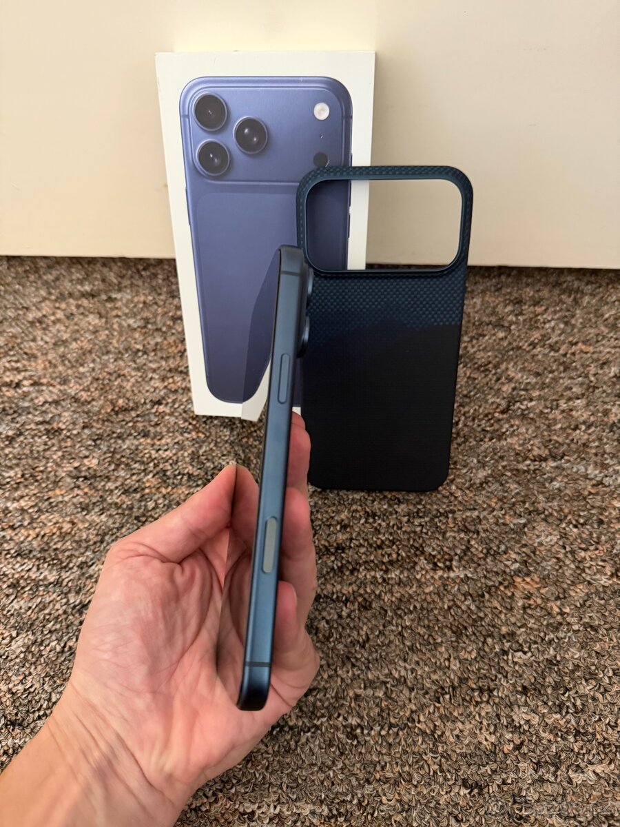 Apple iPhone 17 Pro Max 512gb Deep Blue. iStyle CZ. - 3