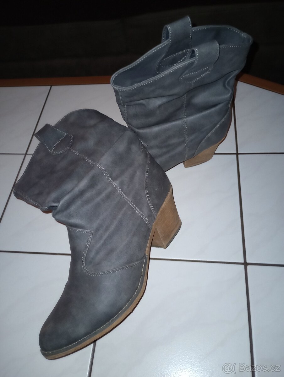 Nové kožené kozačky vel.43, špatně zvolená velikost - 3