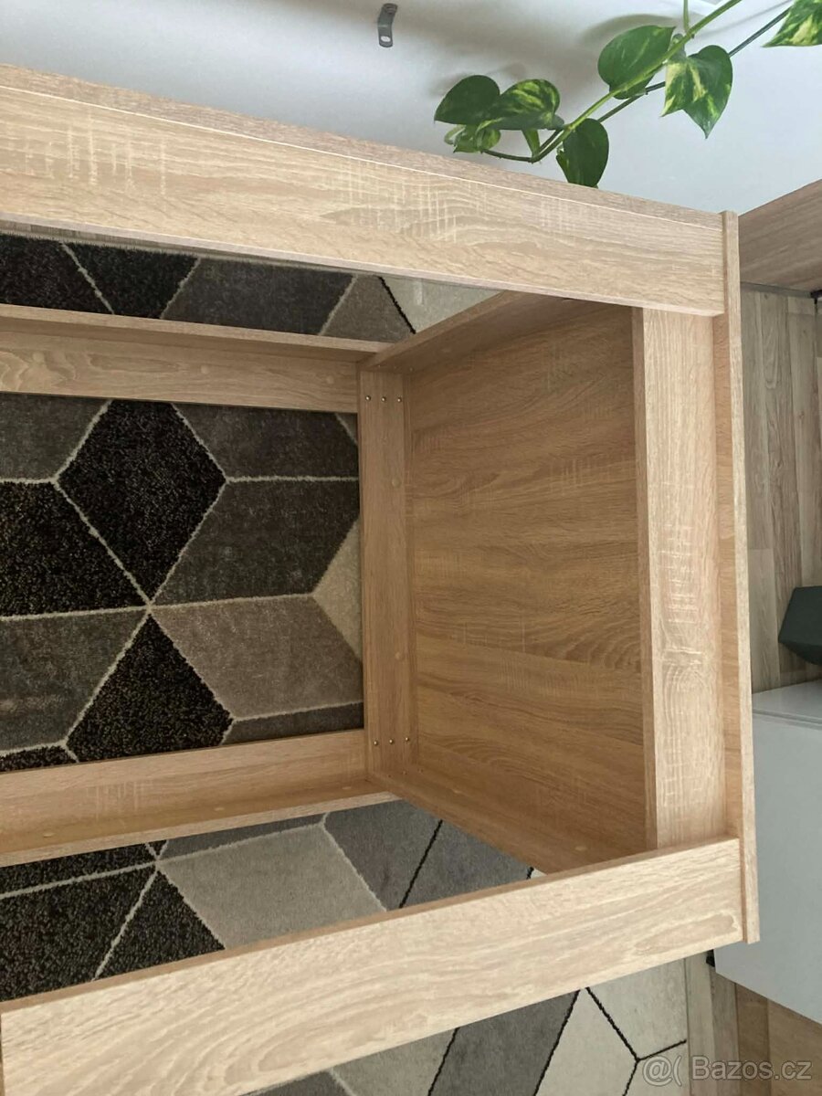 Jídelní stůl ve čtvercovém tvaru ,2x židle - 3