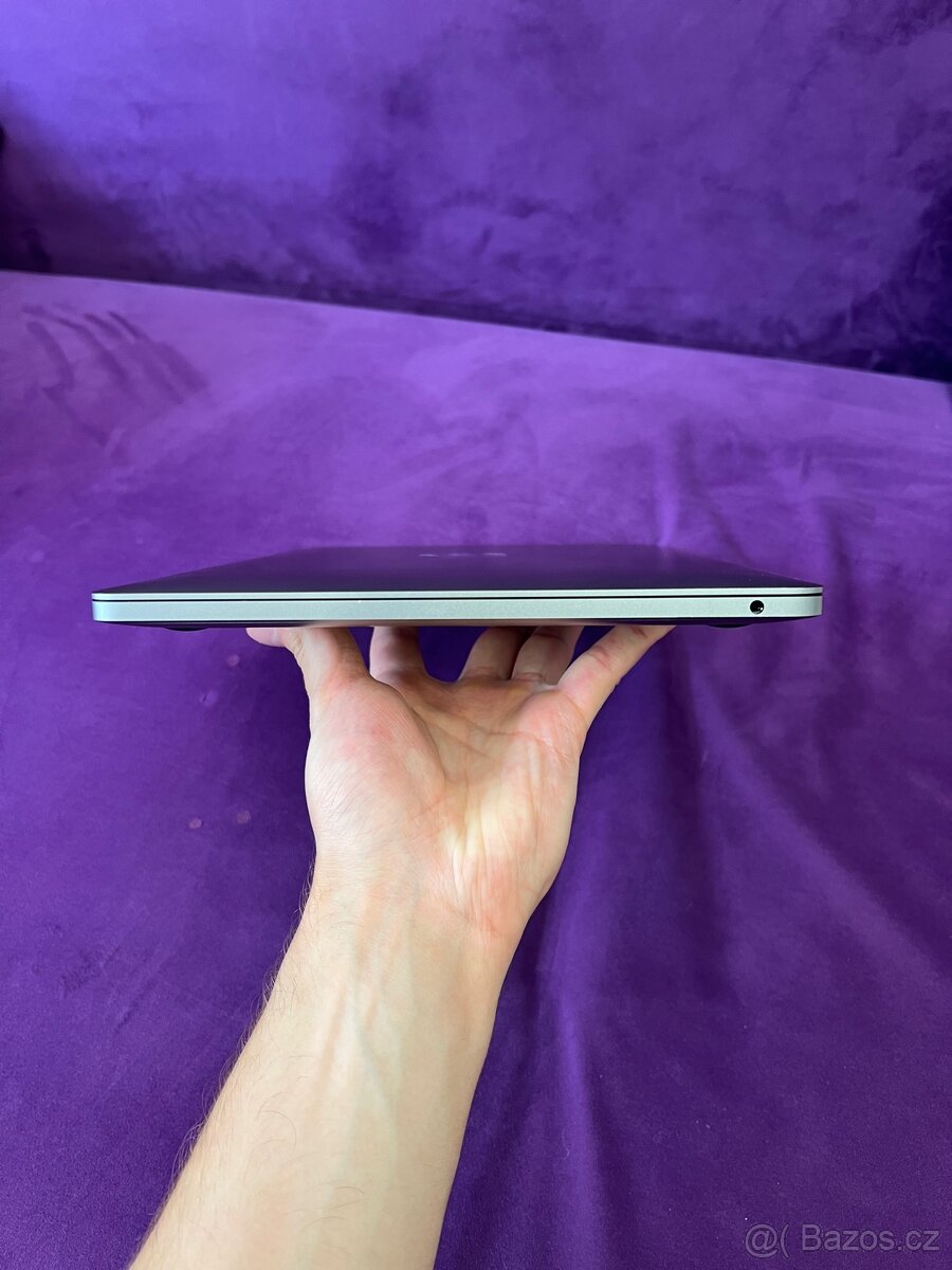 MacBook Pro 13" (2022) – M2, 8 GB RAM, 512 GB SSD - 3