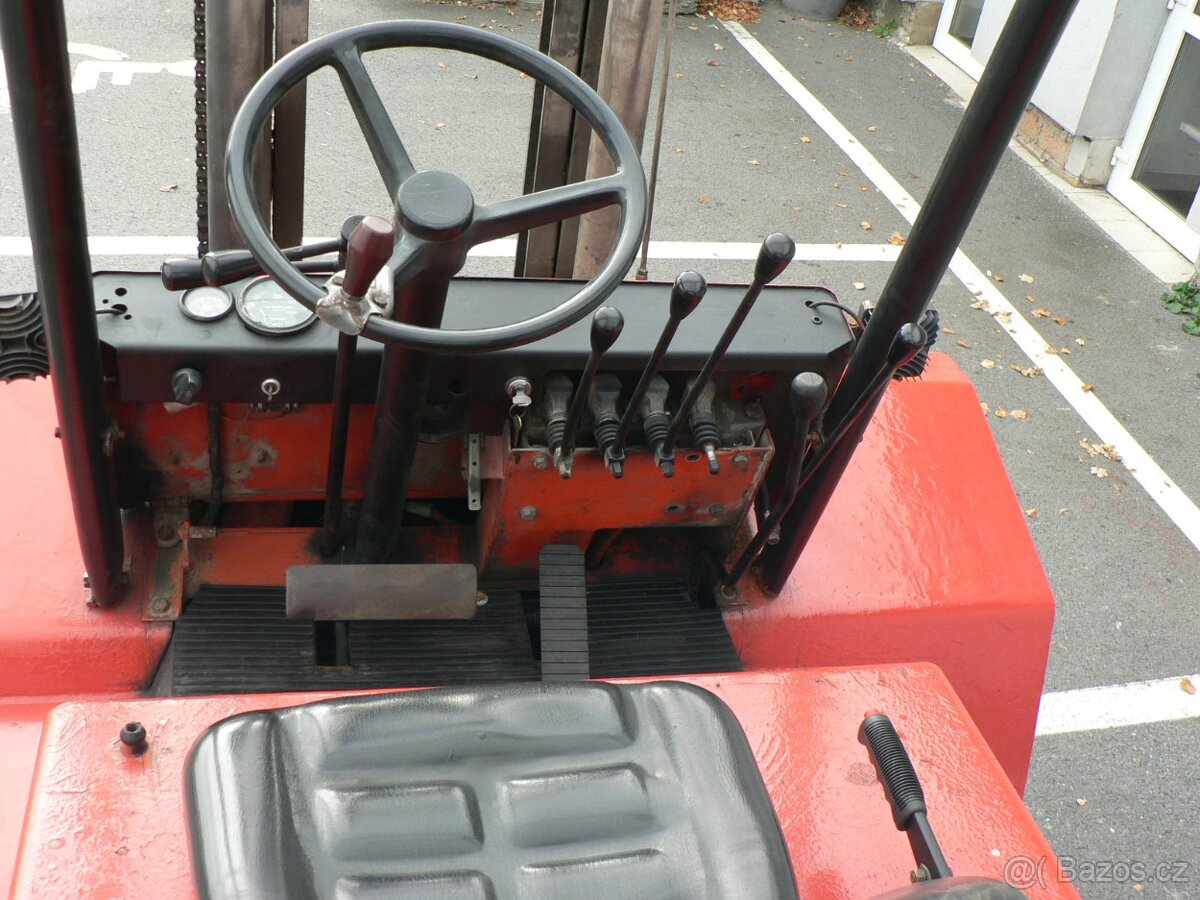 Pronájem teréního vysokozdvižného vozíku DESTA - 3