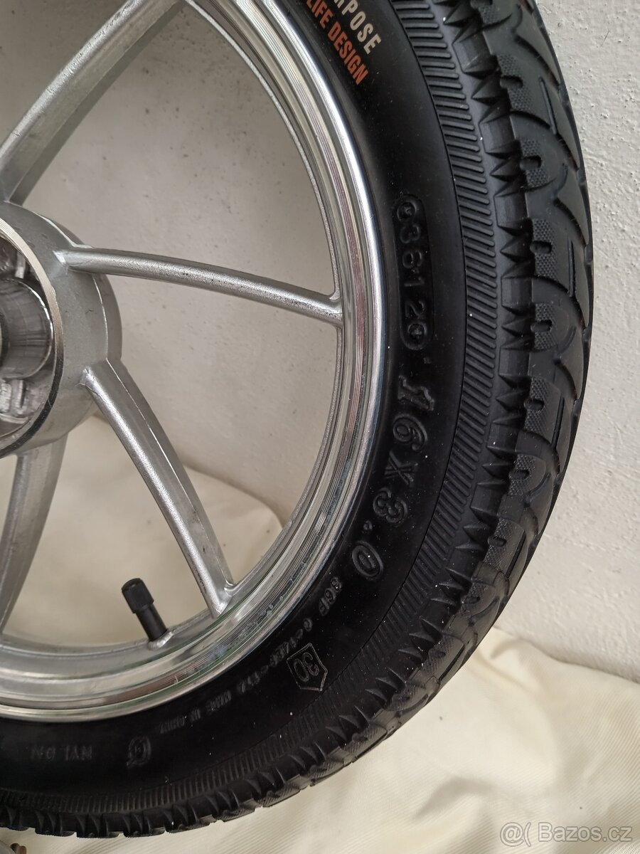 Přední kolo z e-bike. - 3
